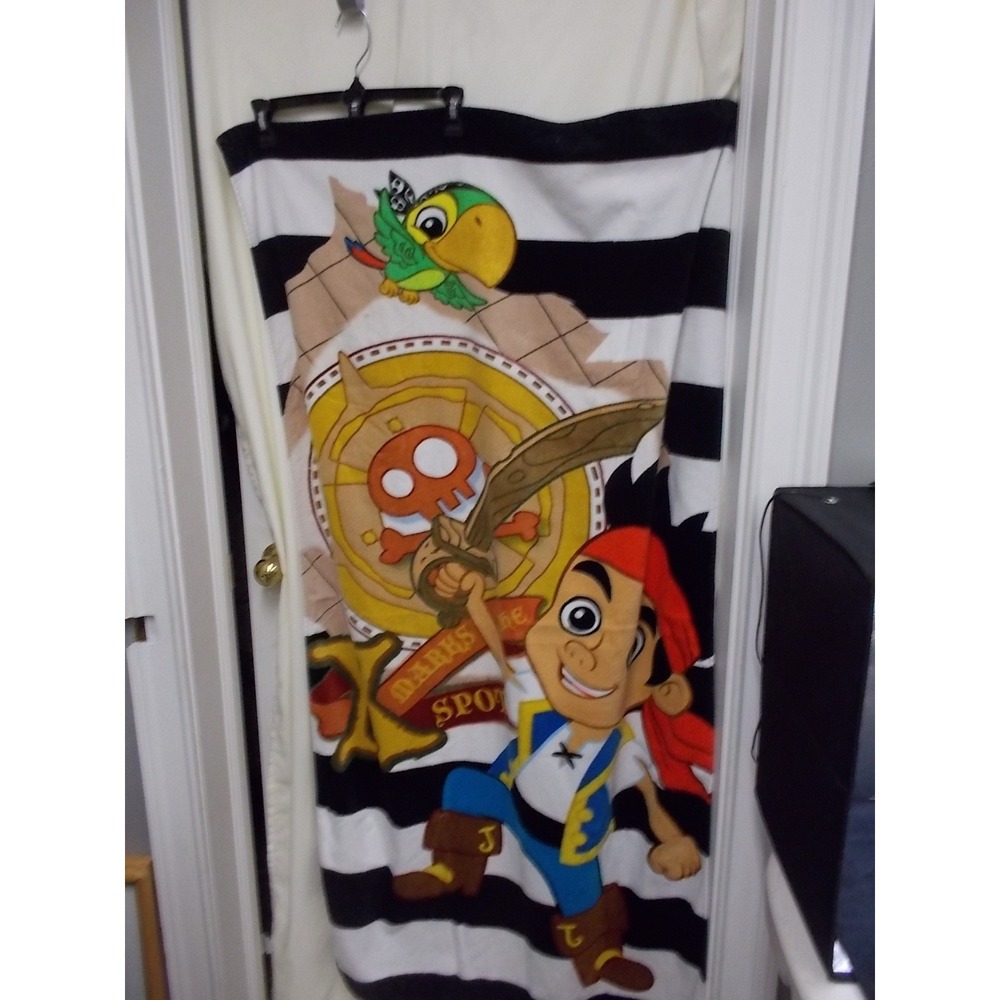 Disney Junior Jake and the Never Land Pirates Beach Towel X Marks the Spot